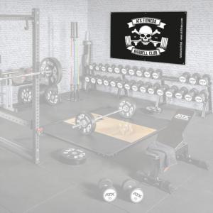 ATX® Banner 200 x 125 cm - Logotipo blanco de Barbell Club sobre fondo negro liso